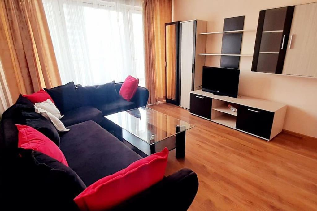 Soc Apartment Close To The Center Burgasz Kültér fotó