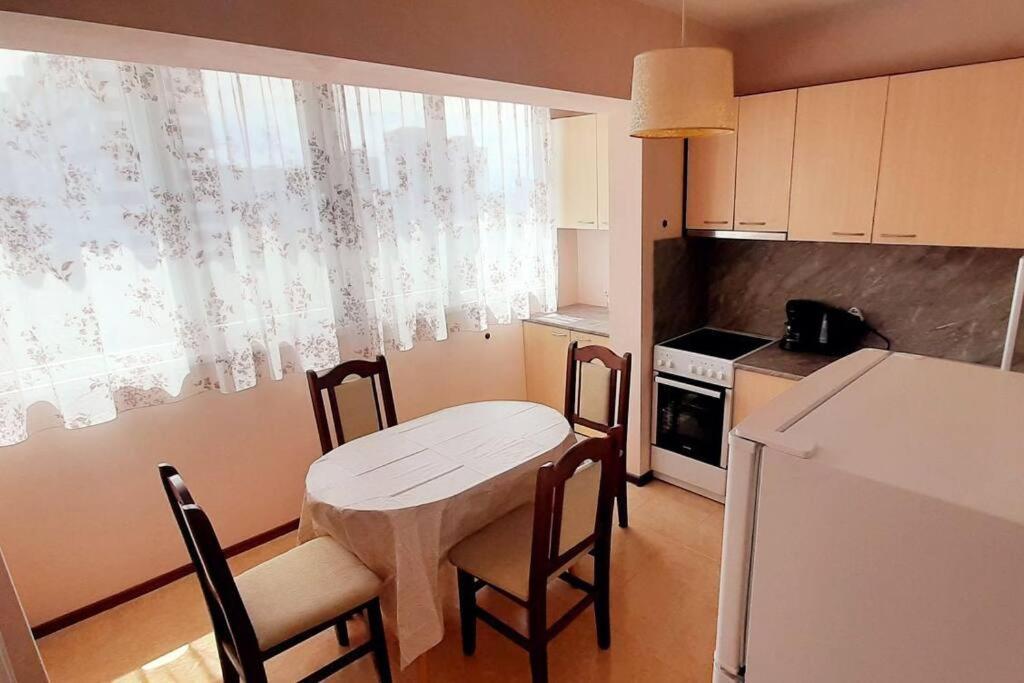Soc Apartment Close To The Center Burgasz Kültér fotó